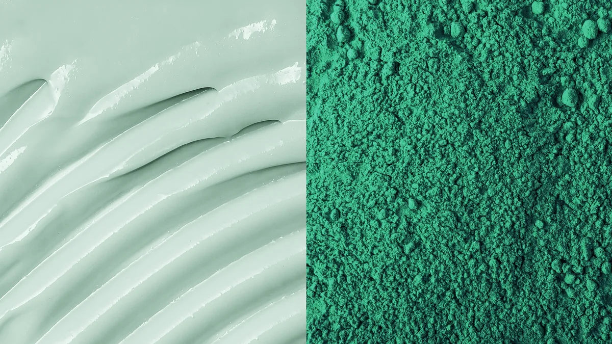 The serum's texture beside raw spirulina powder