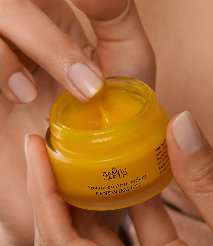 Advanced Antioxidant Renewing Gel jar held in hands